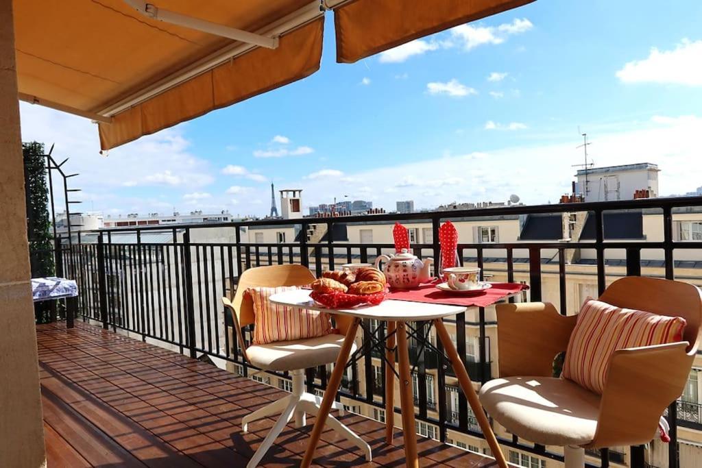 Eiffel Tower View Rooftop Studio Paris
